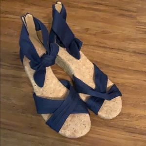 Women’s uggs sandals size 6.5